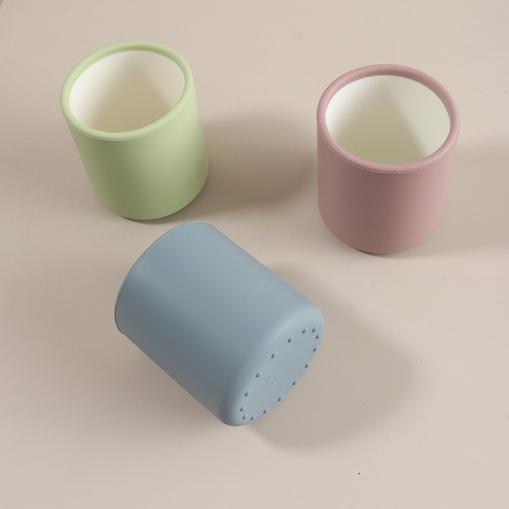 Gobelet d'apprentissage en sil - Baby Food Utensils avis et prix
